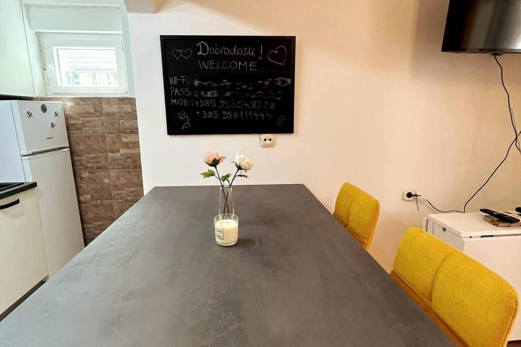 Apartament Lijepo Ureden Stan U Centru Grada Knin Zewnętrze zdjęcie