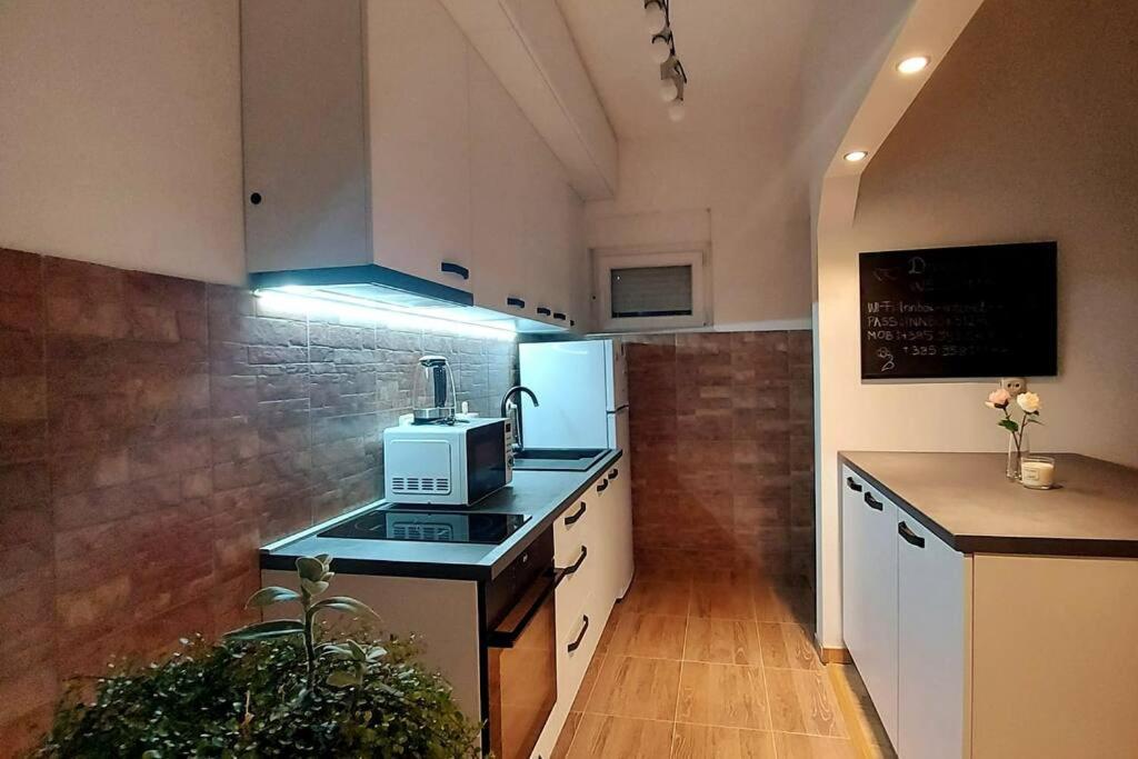 Apartament Lijepo Ureden Stan U Centru Grada Knin Zewnętrze zdjęcie